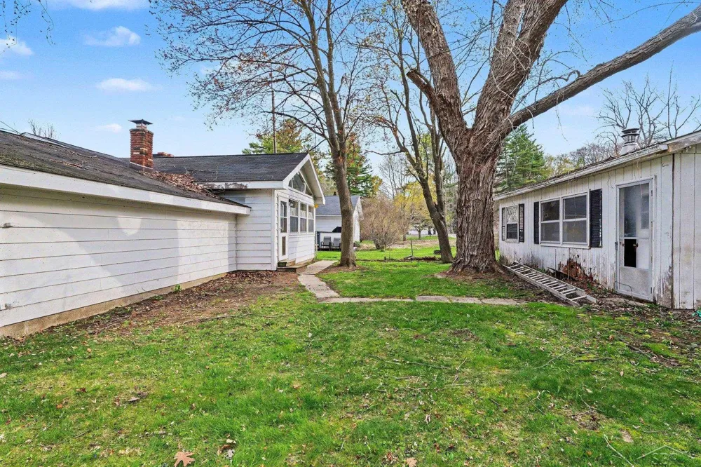 1596 Douglas Drive Alabaster Township, MI 48763