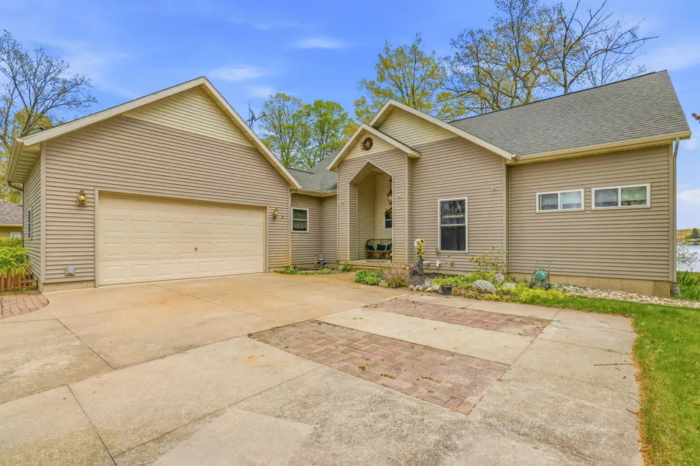 5550 Cozy Point Drive Croton Township, MI 49337