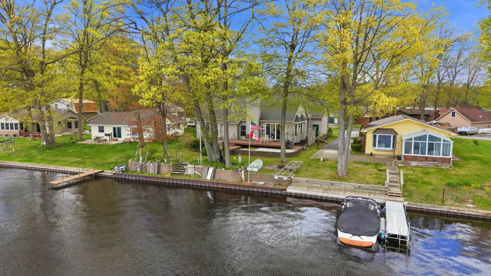 5550 Cozy Point Drive Croton Township, MI 49337