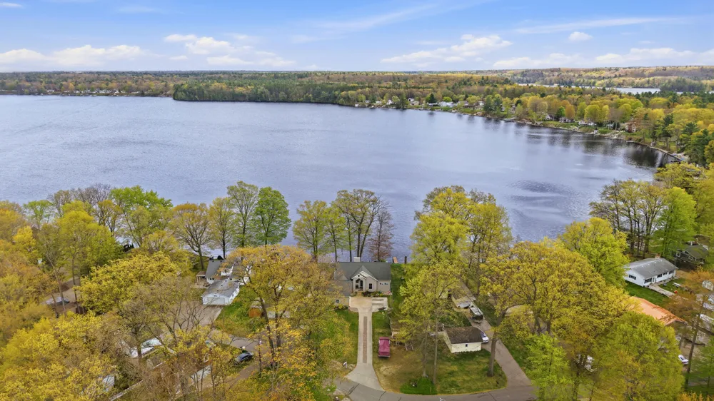 5550 Cozy Point Drive Croton Township, MI 49337