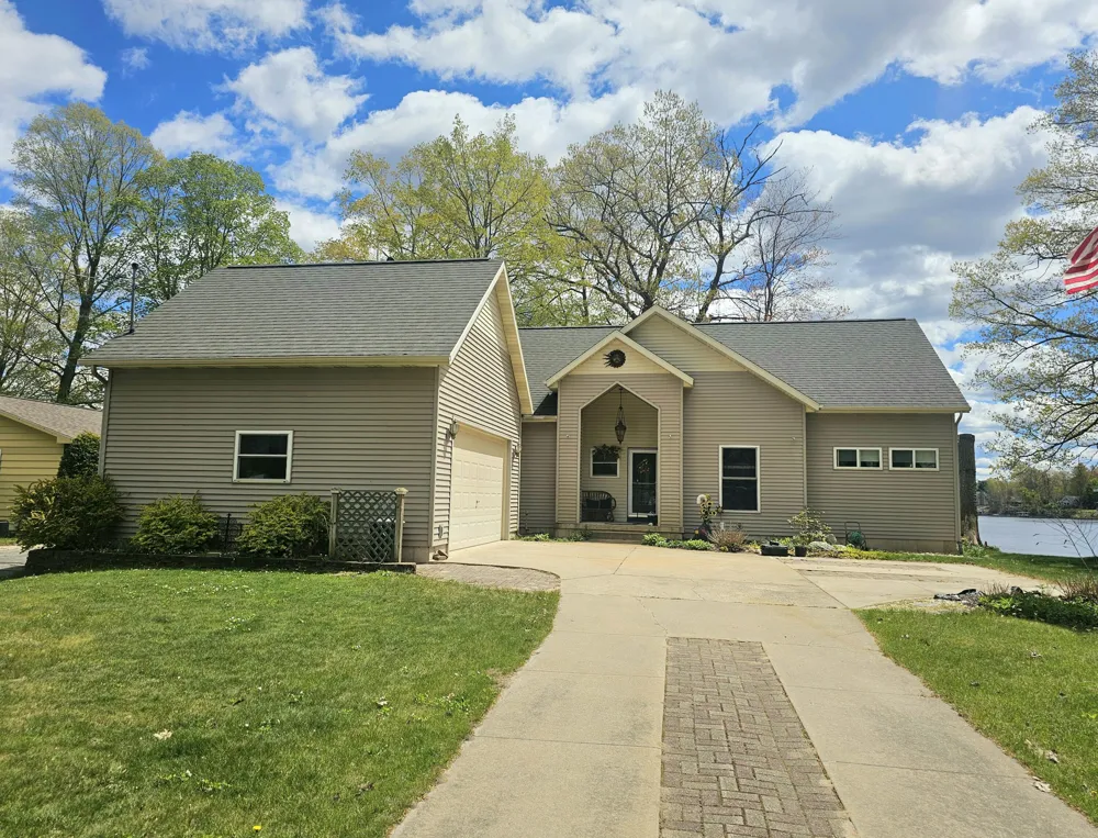 5550 Cozy Point Drive Croton Township, MI 49337