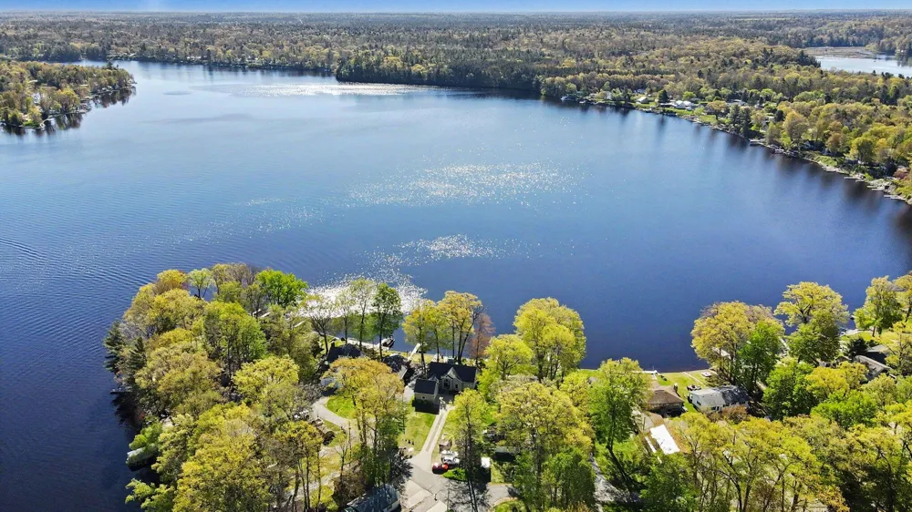 5550 Cozy Point Drive Croton Township, MI 49337