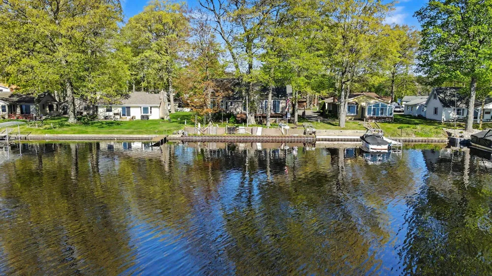 5550 Cozy Point Drive Croton Township, MI 49337