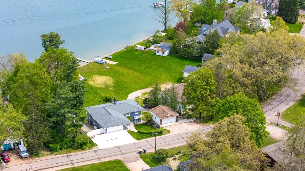 434 Crooked Lake Drive W Texas Charter Township, MI 49009