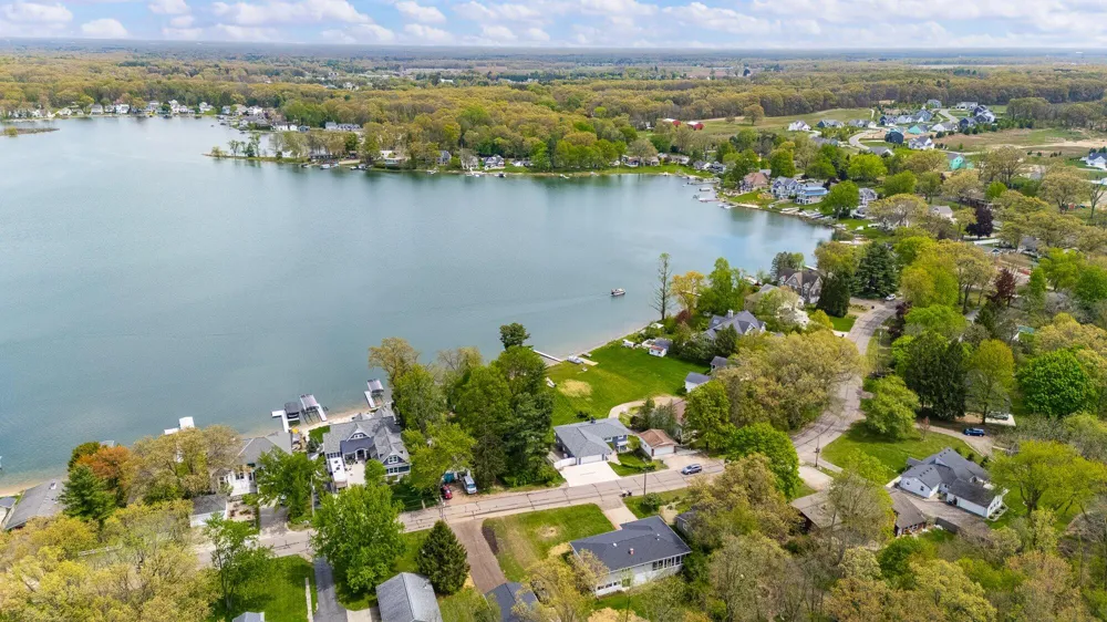 434 Crooked Lake Drive W Texas Charter Township, MI 49009