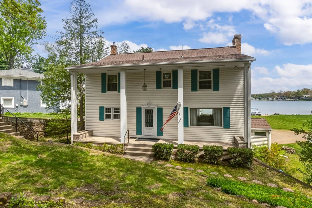 434 Crooked Lake Drive W Texas Charter Township, MI 49009