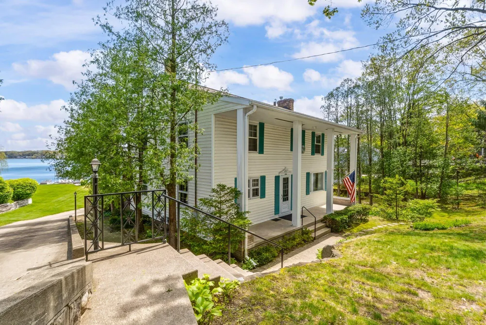 434 Crooked Lake Drive W Texas Charter Township, MI 49009