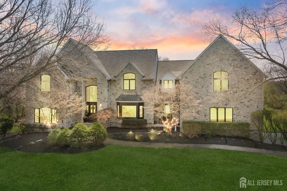25 Carsdale Court