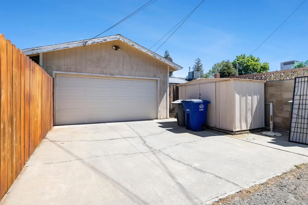 212 Cindy Lane Coalinga, CA 93210