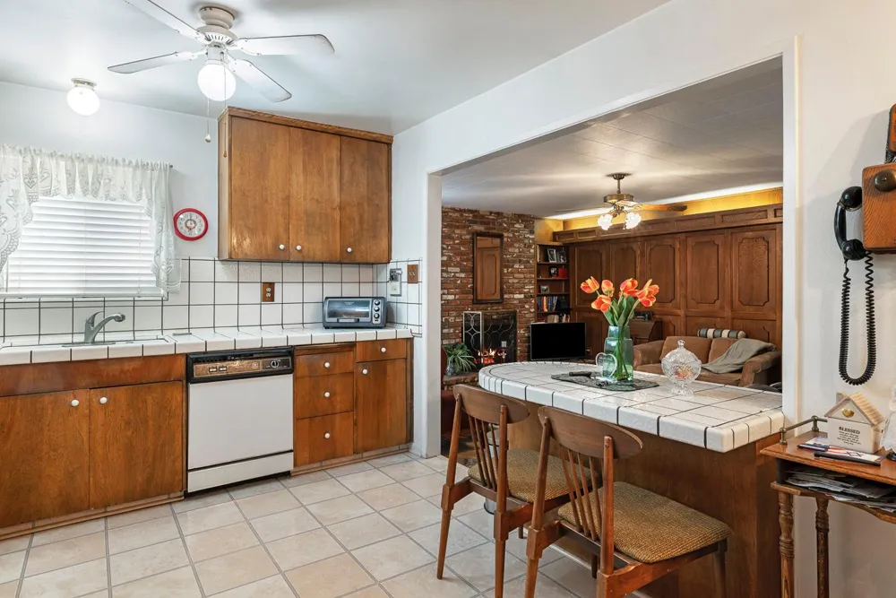 212 Cindy Lane Coalinga, CA 93210