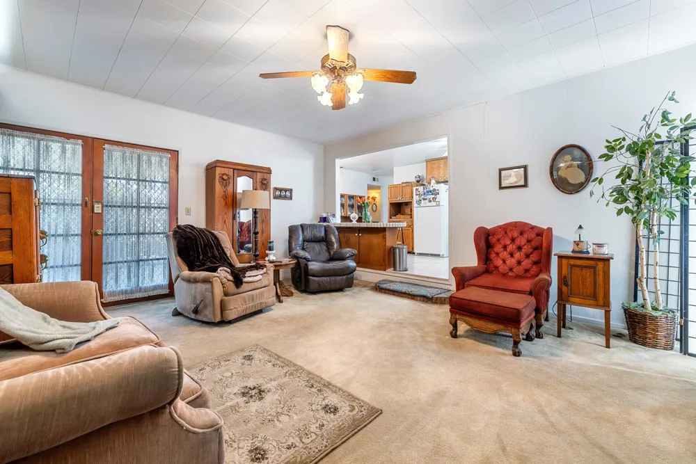 212 Cindy Lane Coalinga, CA 93210