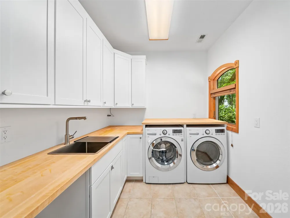 71 Chestnut Hill Road Spruce Pine, NC 28777