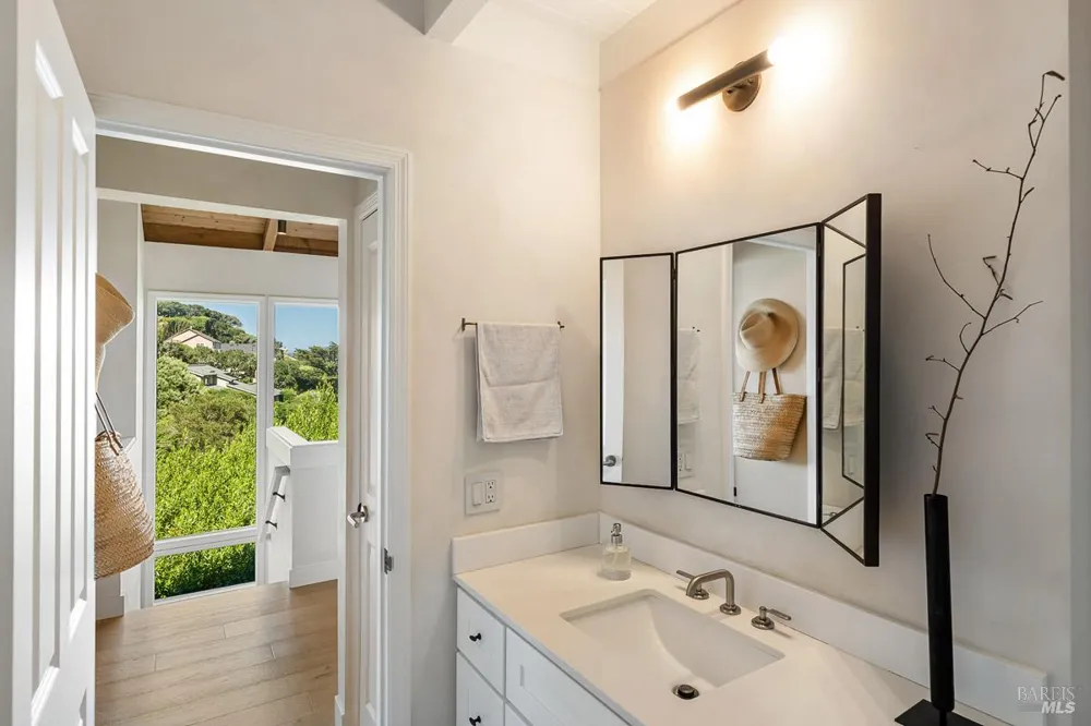 69 Crescent Avenue Sausalito, CA 94965