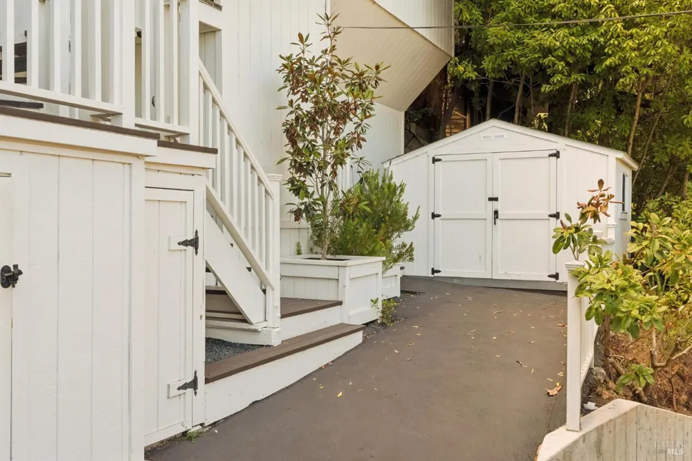 69 Crescent Avenue Sausalito, CA 94965