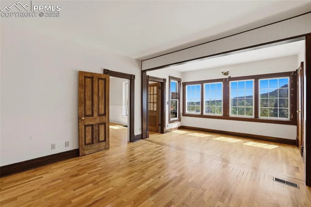 106 Waltham Avenue Manitou Springs, CO 80829