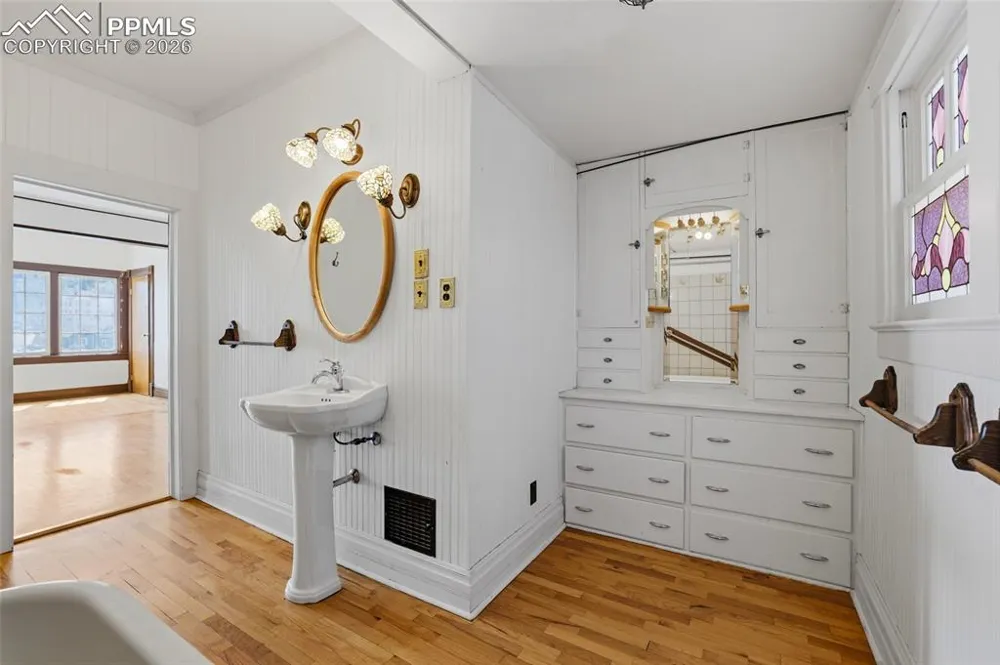 106 Waltham Avenue Manitou Springs, CO 80829