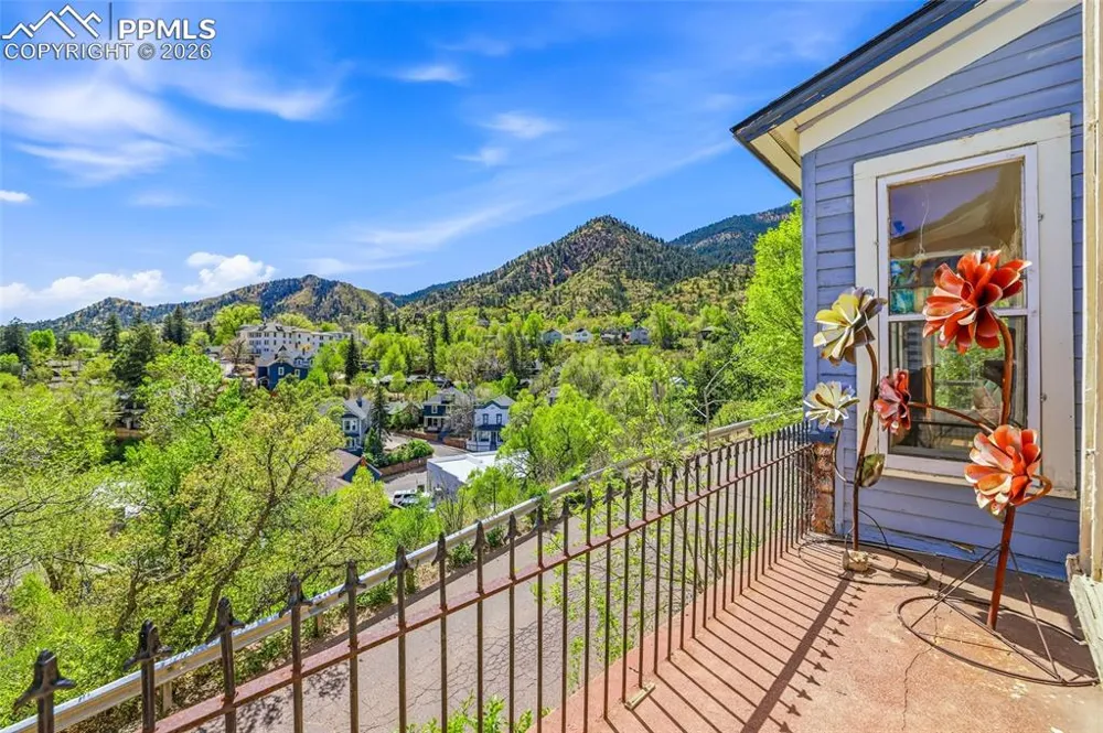 106 Waltham Avenue Manitou Springs, CO 80829