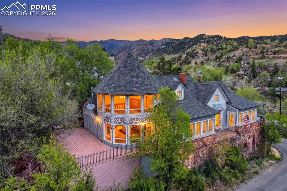 106 Waltham Avenue Manitou Springs, CO 80829