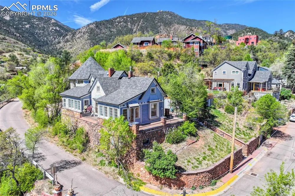 106 Waltham Avenue Manitou Springs, CO 80829