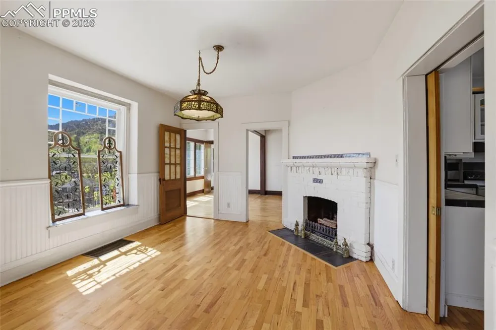 106 Waltham Avenue Manitou Springs, CO 80829