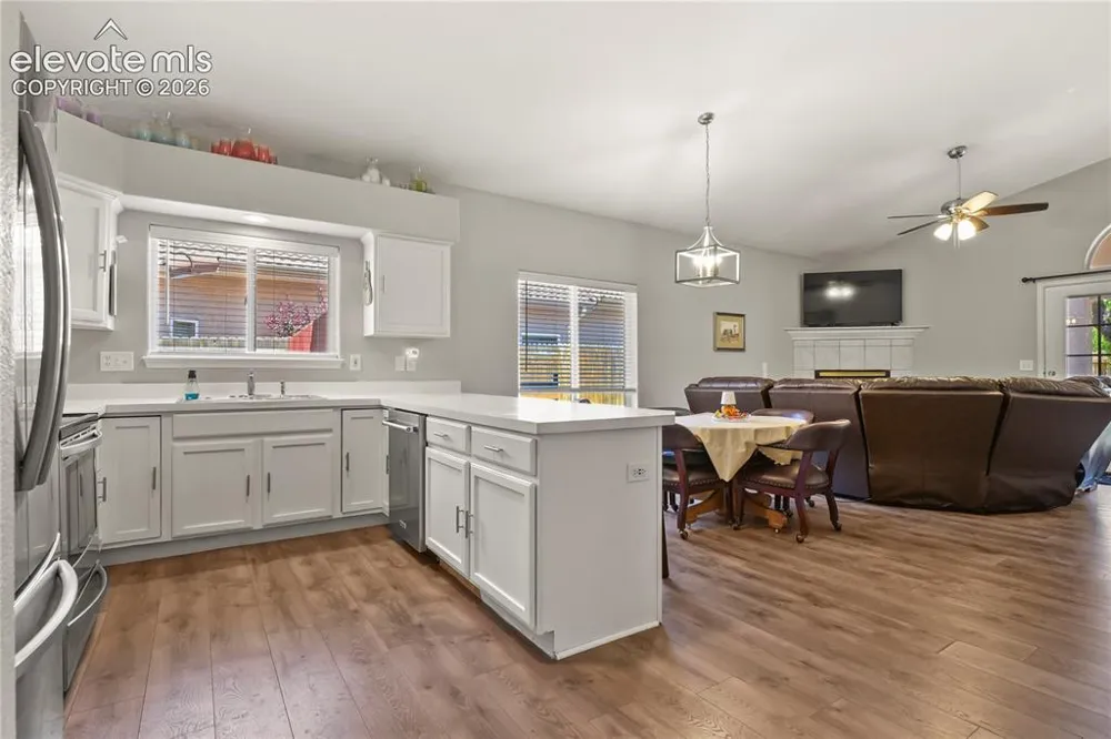 932 Pinecrest Drive Pueblo, CO 81005