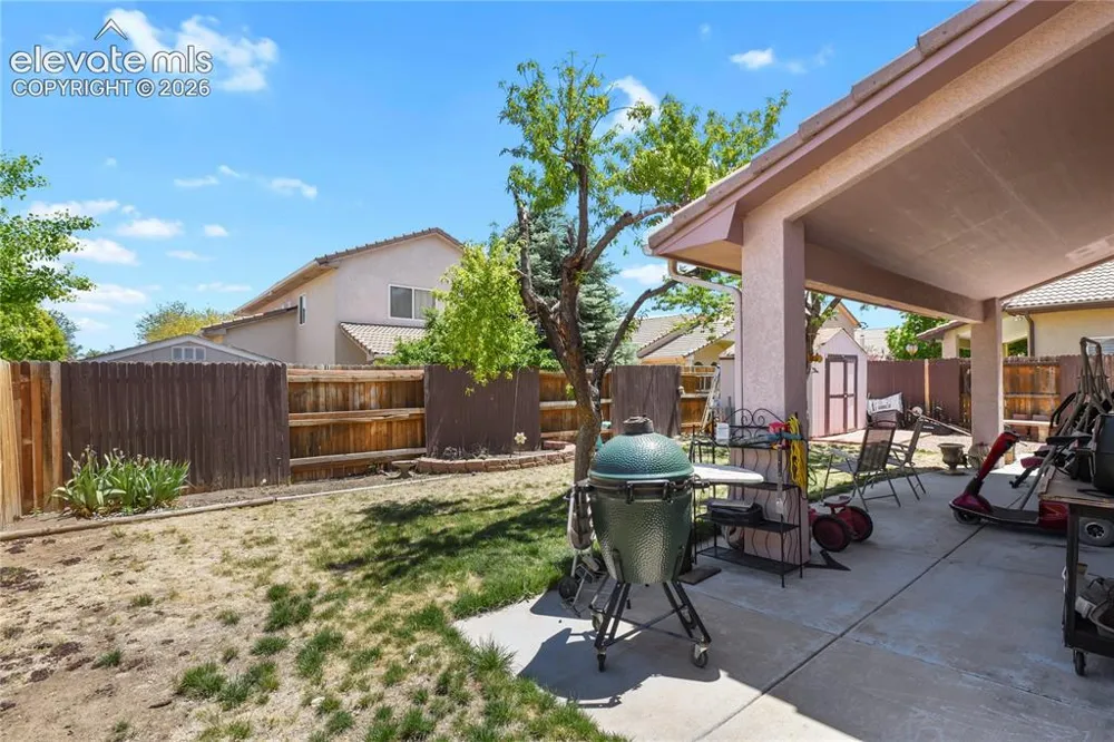 932 Pinecrest Drive Pueblo, CO 81005