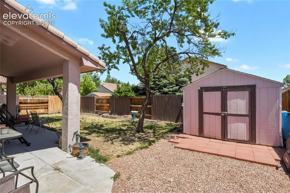 932 Pinecrest Drive Pueblo, CO 81005