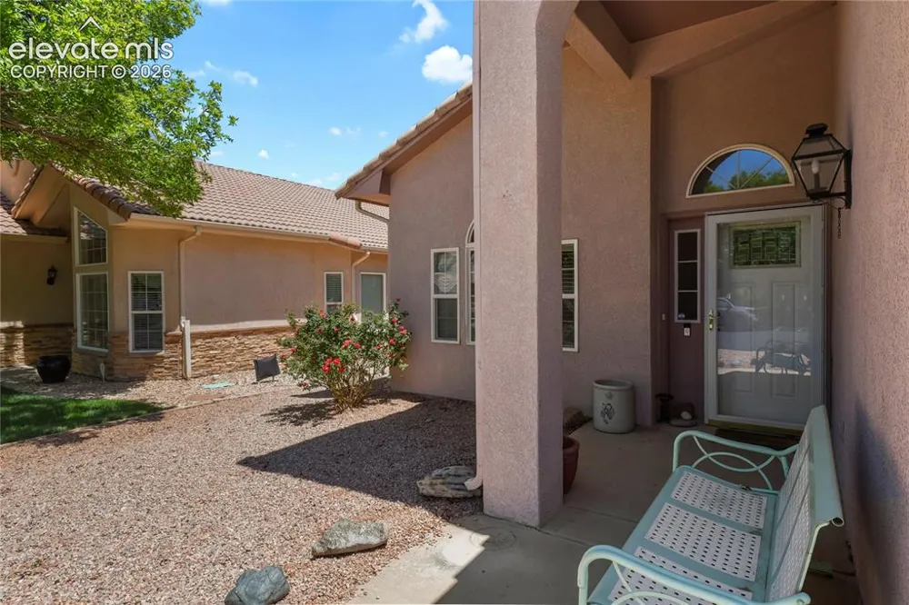 932 Pinecrest Drive Pueblo, CO 81005