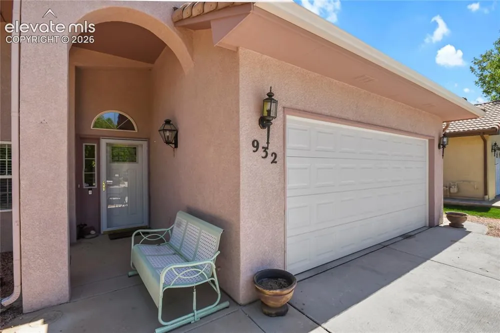 932 Pinecrest Drive Pueblo, CO 81005