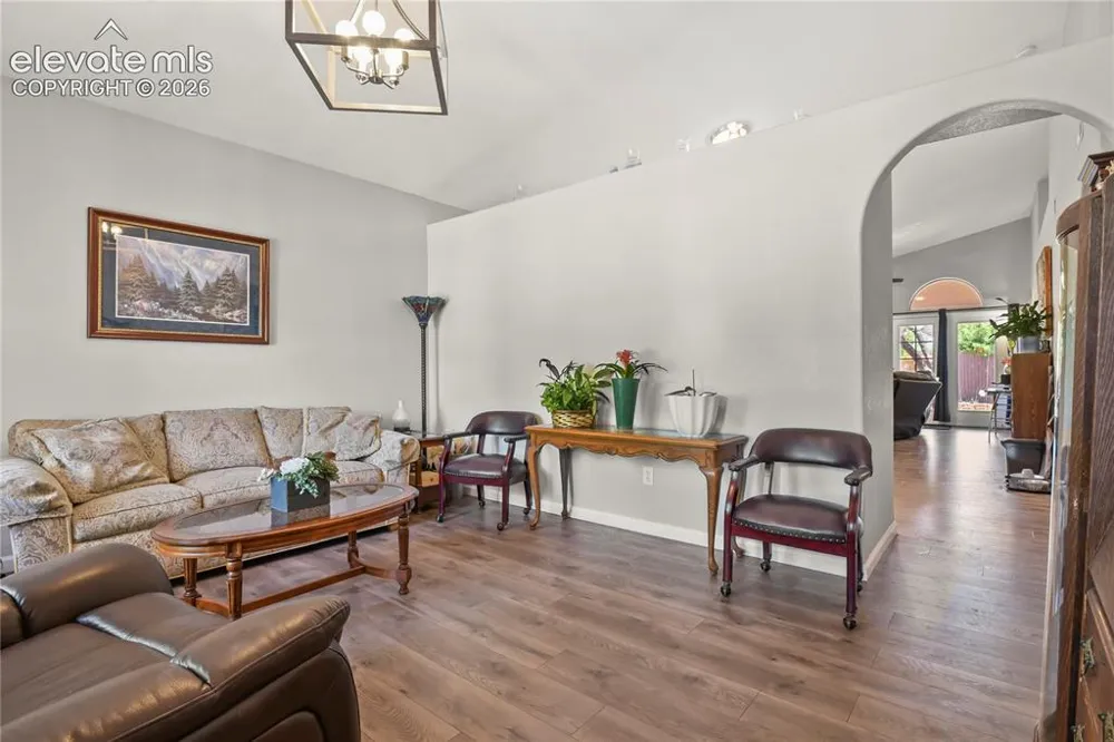 932 Pinecrest Drive Pueblo, CO 81005