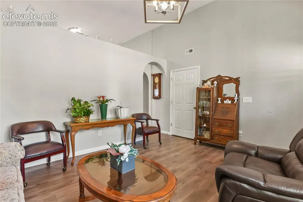 932 Pinecrest Drive Pueblo, CO 81005