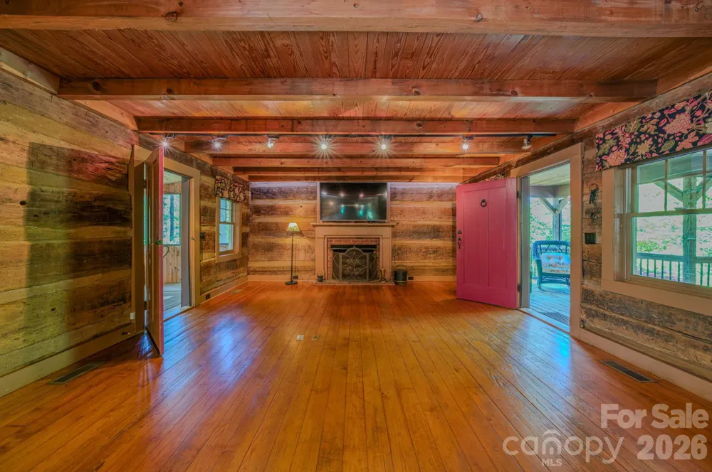 75 Old Gap Creek Road Fairview, NC 28730