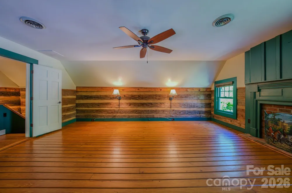 75 Old Gap Creek Road Fairview, NC 28730