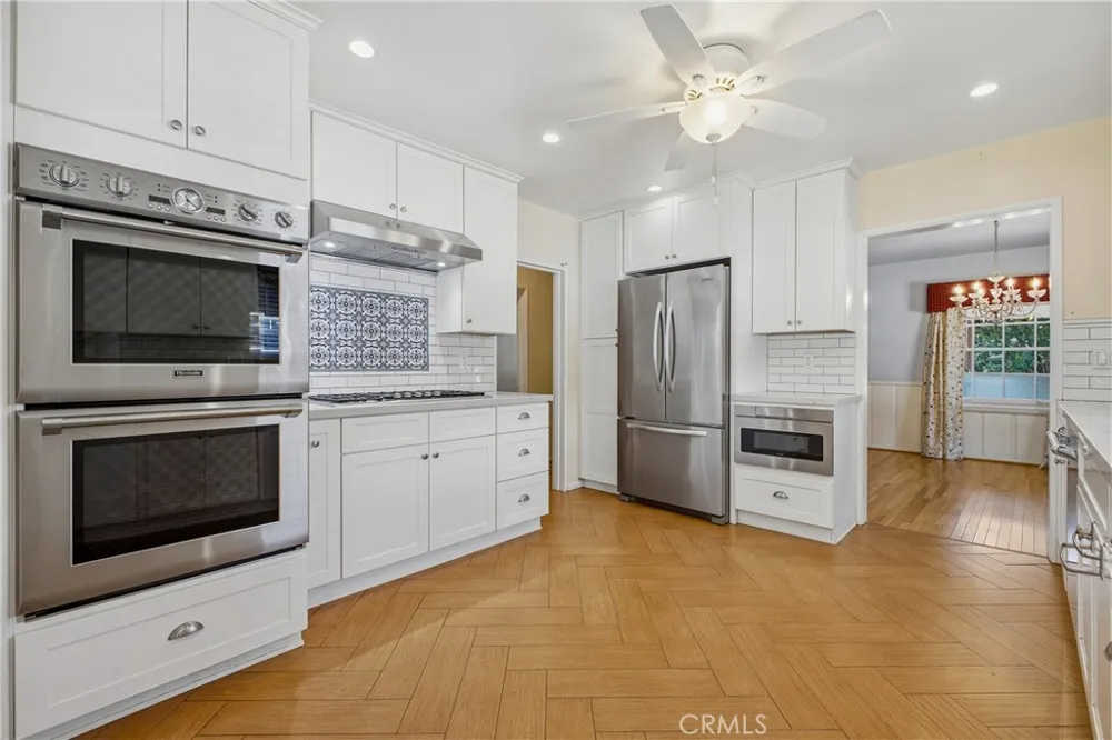 541 E Woodbury Altadena, CA 91001