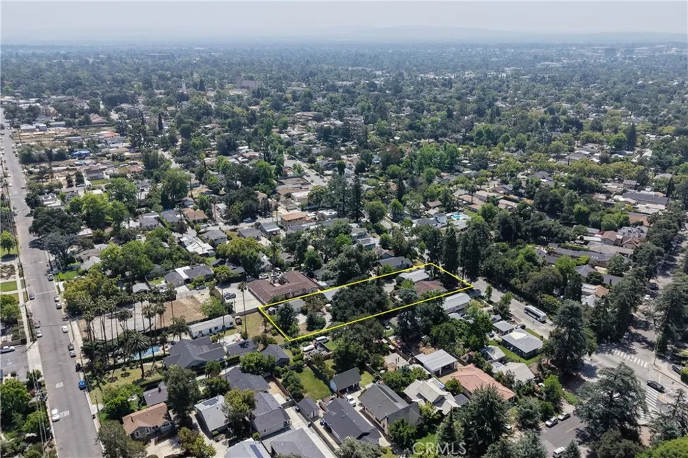 541 E Woodbury Altadena, CA 91001