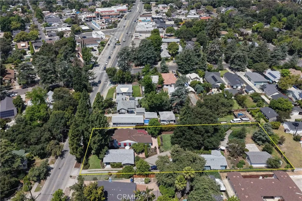 541 E Woodbury Altadena, CA 91001