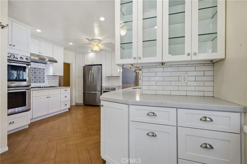 541 E Woodbury Altadena, CA 91001
