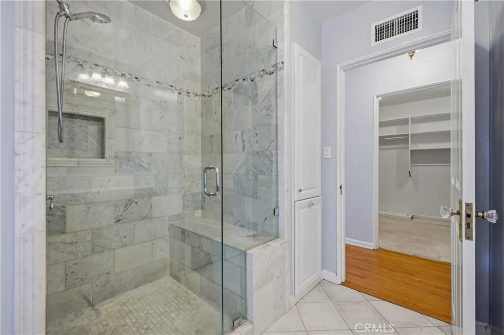 541 E Woodbury Altadena, CA 91001