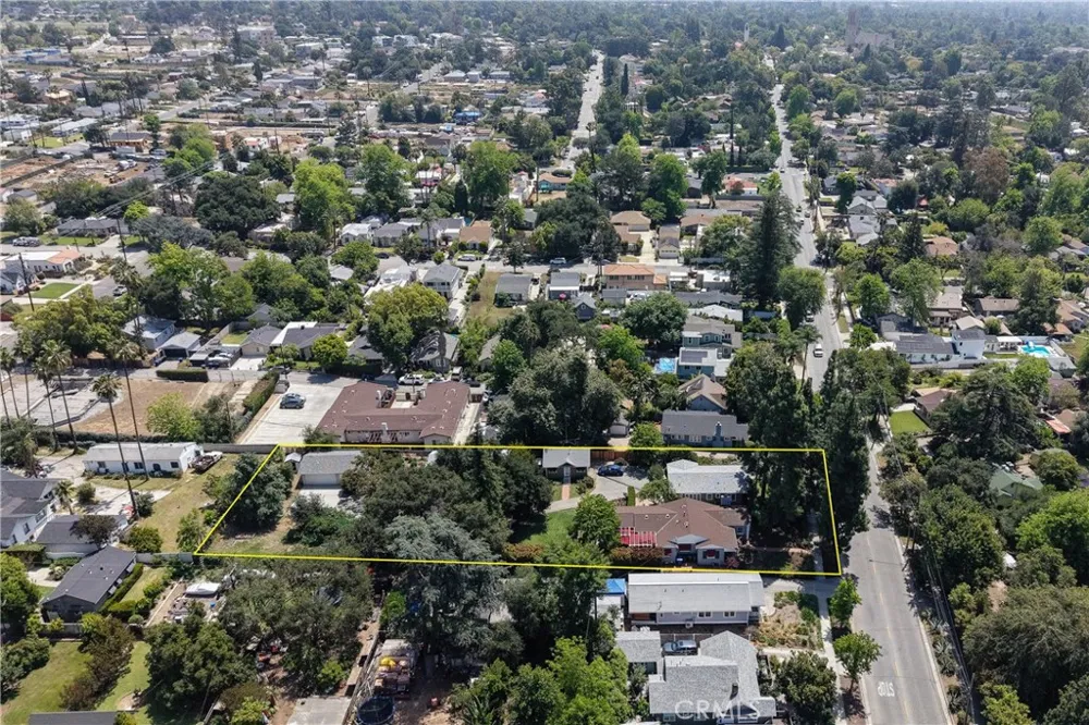 541 E Woodbury Altadena, CA 91001