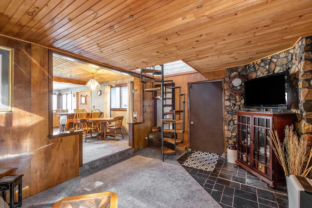 5489 S Kings Highway Cherry Valley Township, MI 49623