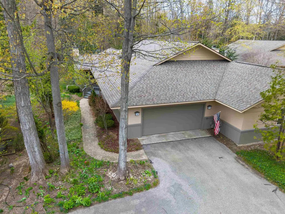 12055 S Woodwinds Circle Elmwood Charter Township, MI 49684