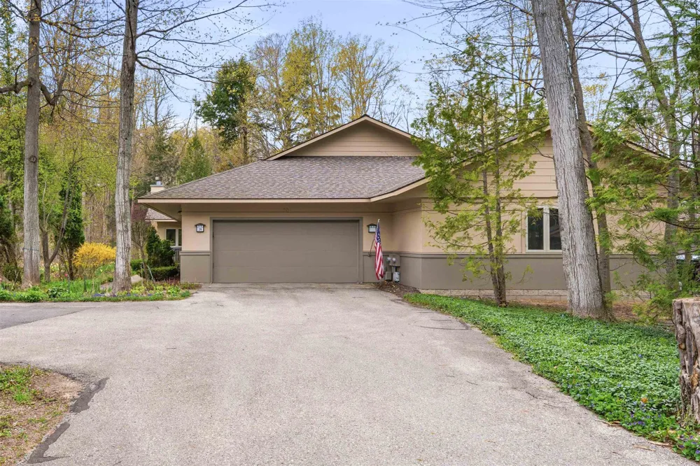 12055 S Woodwinds Circle Elmwood Charter Township, MI 49684