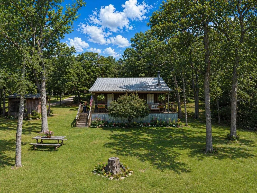 897 Lcr 902 Jewett, TX 75846