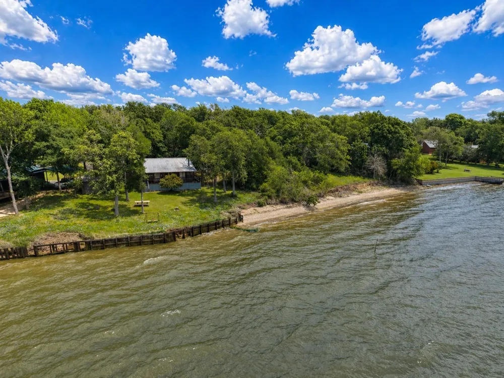 897 Lcr 902 Jewett, TX 75846