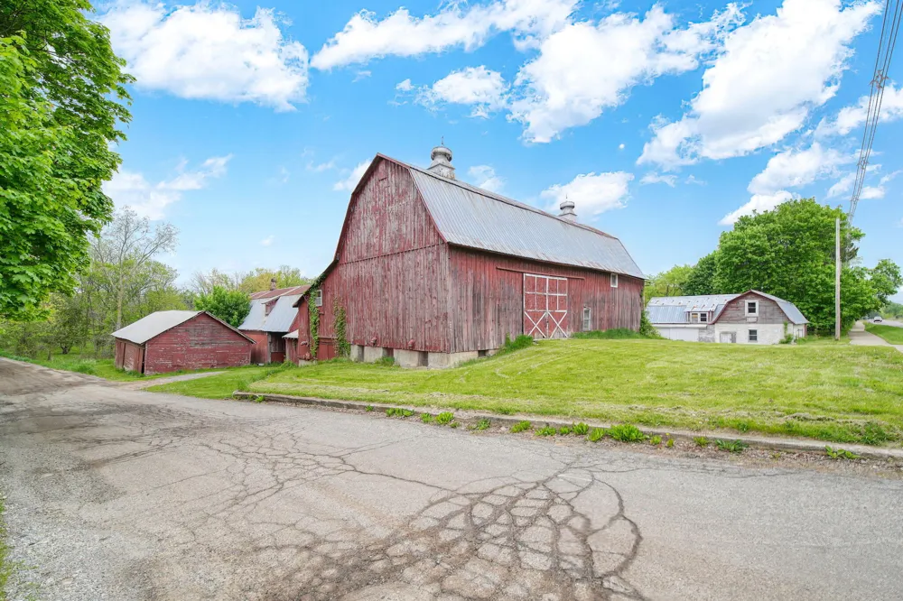 5280 Jefferson Road Clarklake, MI 49234