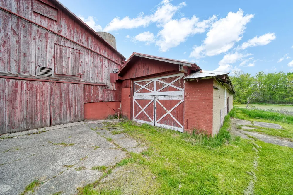 5280 Jefferson Road Clarklake, MI 49234