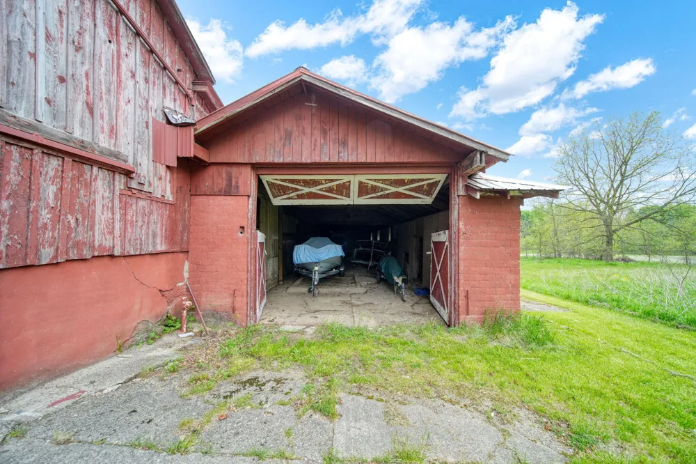 5280 Jefferson Road Clarklake, MI 49234