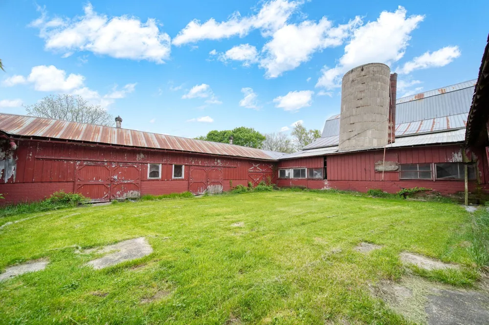 5280 Jefferson Road Clarklake, MI 49234