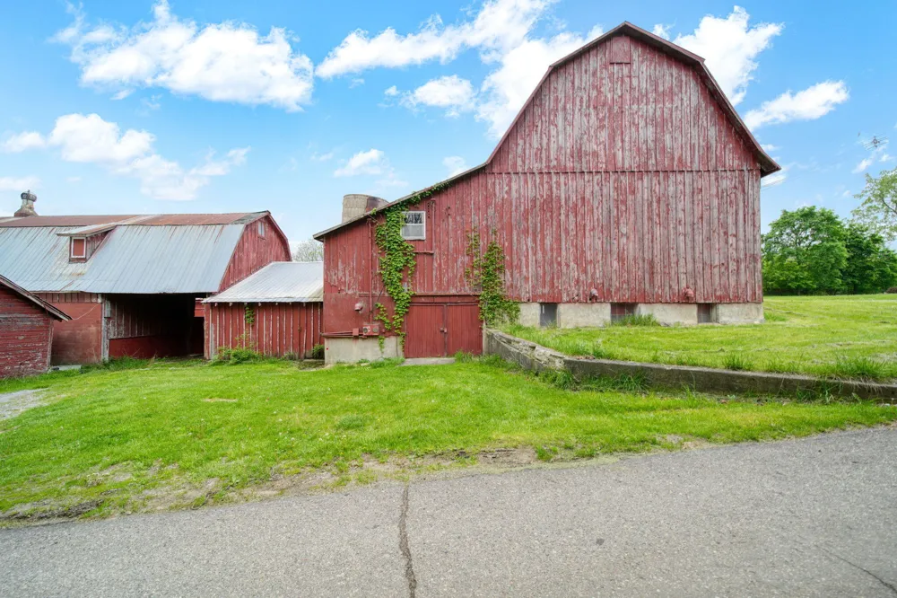 5280 Jefferson Road Clarklake, MI 49234