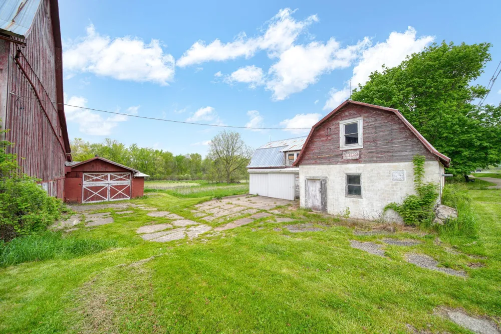 5280 Jefferson Road Clarklake, MI 49234